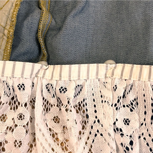 CAbi Dakota Denim Jacket w/ Detachable Lace Hem Small Stretch Jean Jacket - Picture 15 of 16